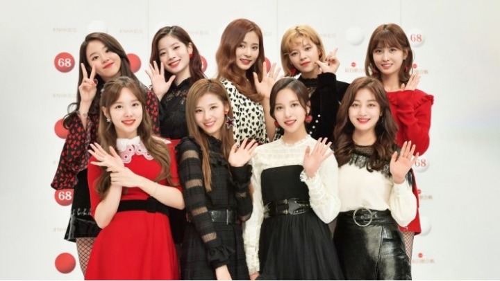 트와이스 역대걸그룹 최초 연간 밀리언셀러 돌파 ㄷㄷㄷㄷ | 인스티즈
