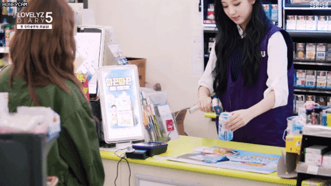 편의점 알바 정예인.gif | 인스티즈