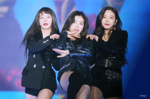 블링블링한 의상입은 아이린.jpgif | 인스티즈