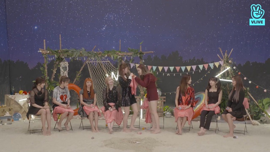 나연 언니 때문에 리얼 현실 당황한 사나.gif | 인스티즈