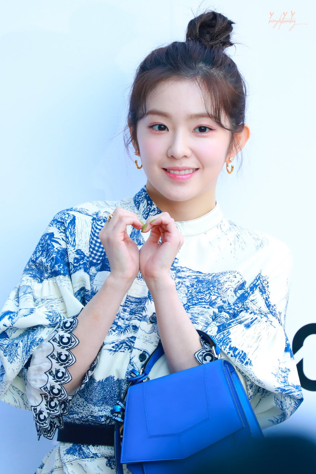 귀여운 똥머리 아이린.jpgif | 인스티즈