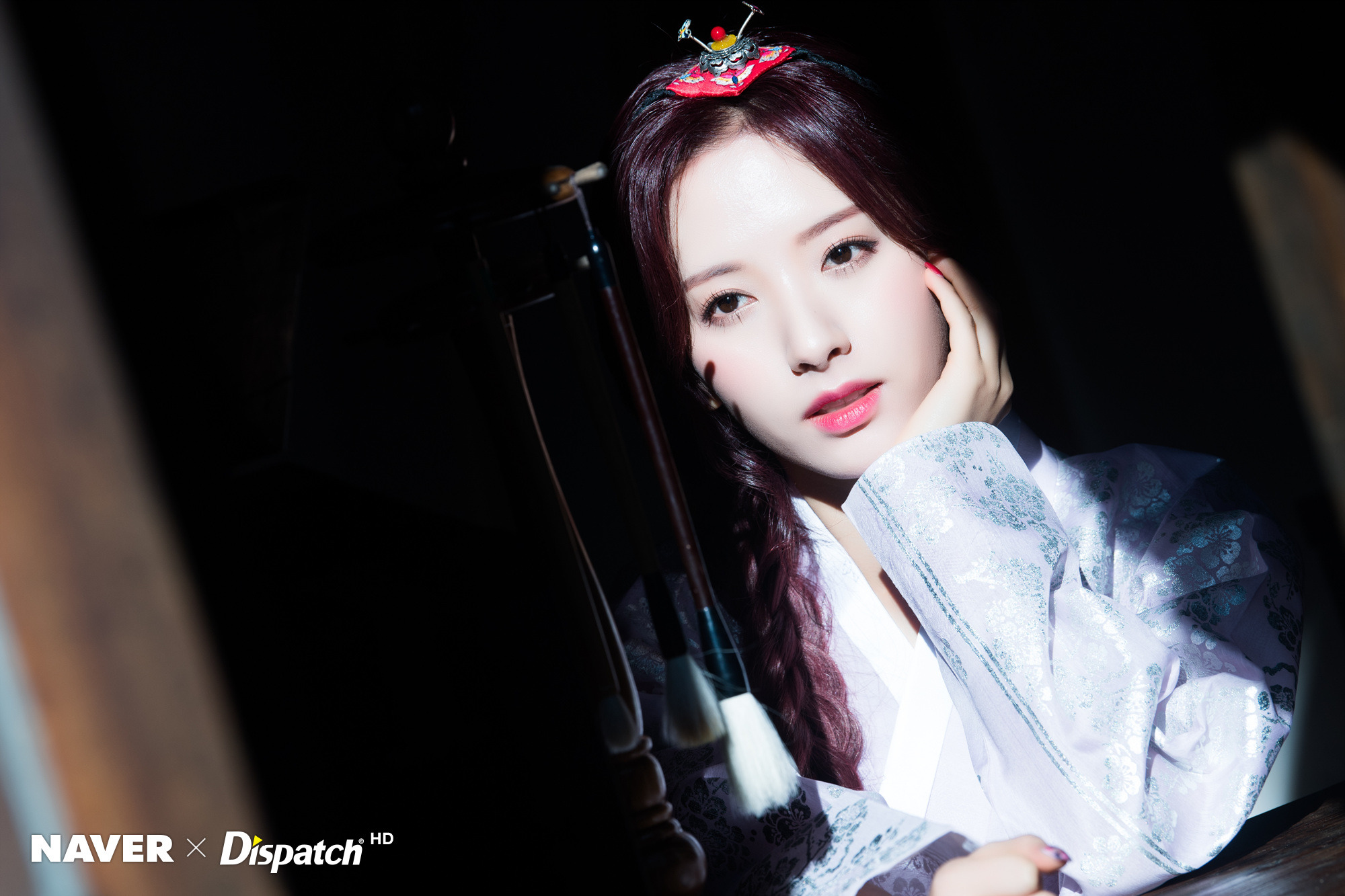 [사이즈핵큼] 오늘자 한복입은 우주소녀 보나.jpg | 인스티즈