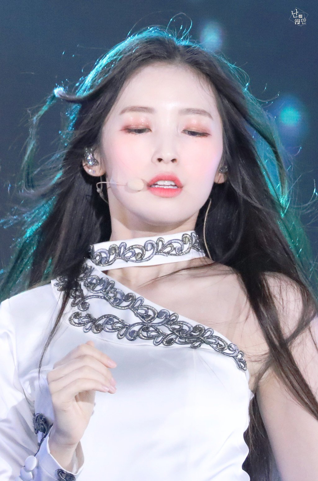최예원 a.k.a 오마이걸 아린.jpgif | 인스티즈