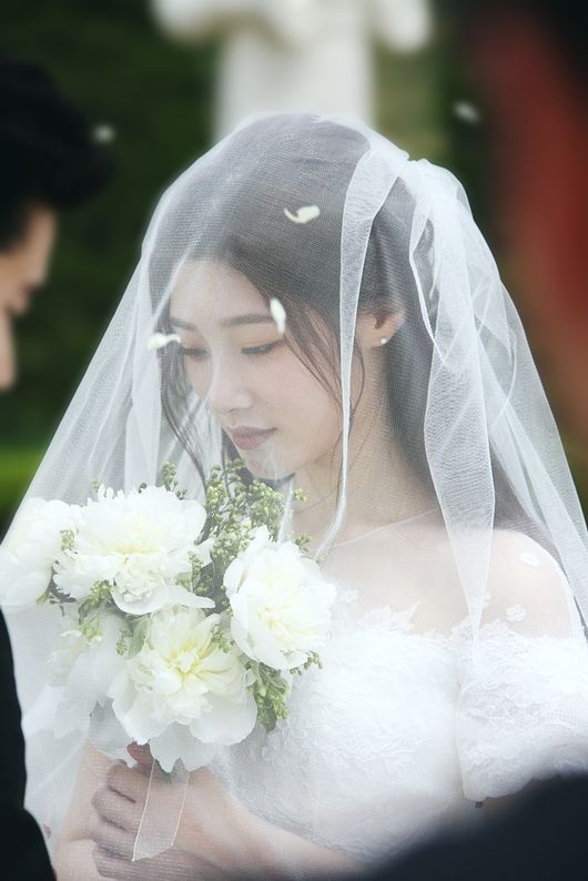 웨딩드레스 입은 정채연 | 인스티즈