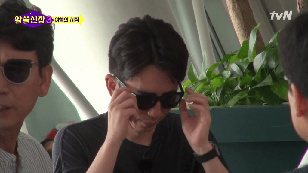 [알쓸신잡3] ??? : 아울렛 얘기는 누구랑 해야돼? | 인스티즈