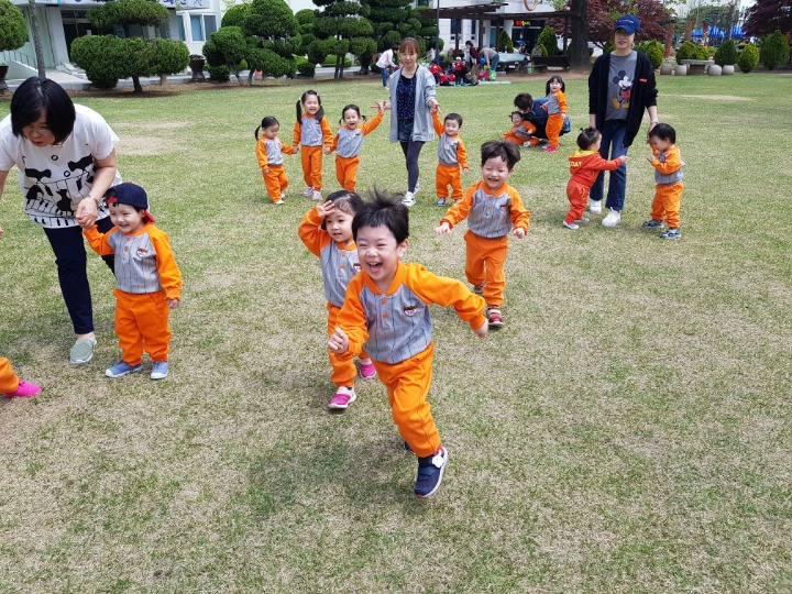 신나고 즐거운 이미지