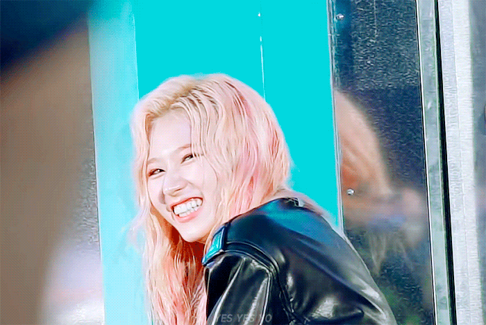 오늘이 생일인 트와이스 사나.jpgif (335장) | 인스티즈
