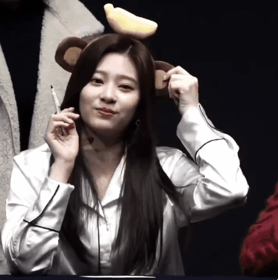 아이즈원)???? : 민주양 이제 아이즈원입니다. 그런거 하지마세요.gif | 인스티즈