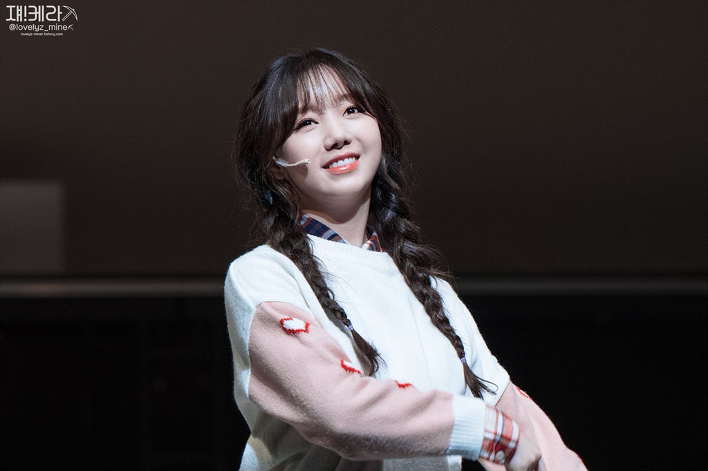 [러블리즈] 졸업하기 위해서는 보고서를 써야해서 케이 | 인스티즈