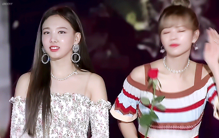 트와이스 나연+정연.gif | 인스티즈