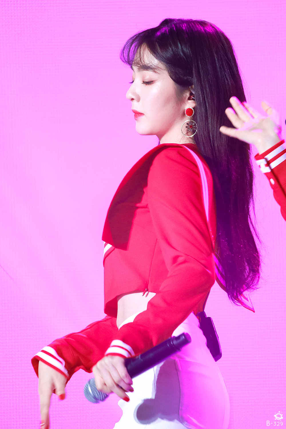 마린룩 입은 아이린.jpg | 인스티즈
