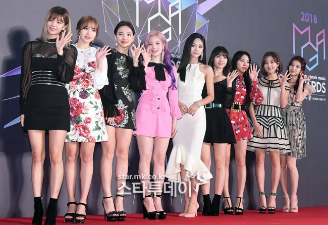 [2018MGA] 트와이스(TWICE) - HeartShaker &amp; Dance The Night Away + Yes or Yes | 인스티즈