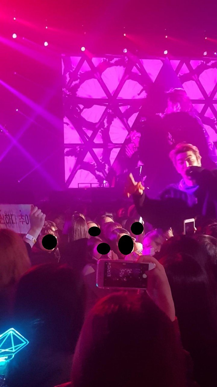 자신을 성희롱하는 문구를 눈앞에서 보고 화난 산이.jpg | 인스티즈